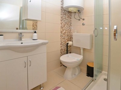 Holiday house Ljiljana Apartment 2 - Features photo 14