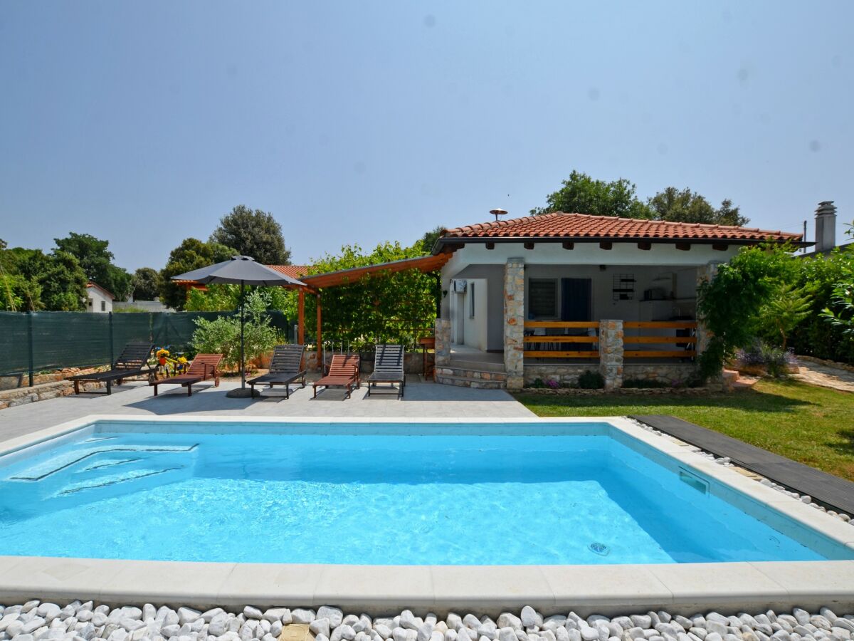 Holiday house Eta With private pool - Outdoor photo 2