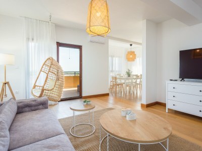 Apartment Cesare 5-Modern Apartment with Shared Pool - Features photo 26