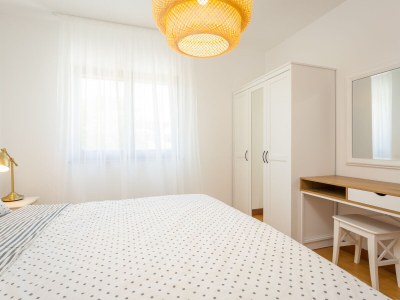 Apartment Cesare 5-Modern Apartment with Shared Pool - Features photo 30