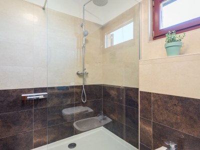 Apartment Cesare 5-Modern Apartment with Shared Pool - Features photo 32