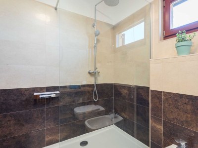 Apartment Cesare 5-Modern Apartment with Shared Pool - Features photo 42