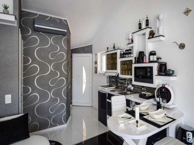 Apartment Apartment OM - One Bedroom Apartment with Balcony and Sea view - Features photo 14