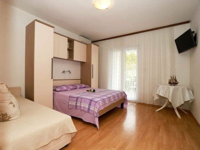 Apartment Apartments Pezo - Two Bedroom Apartment with Balcony - Features photo 10