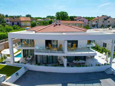 Villa Sarah with heated pool - Outdoor photo 4