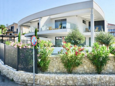 Villa Sarah with heated pool - Outdoor photo 9