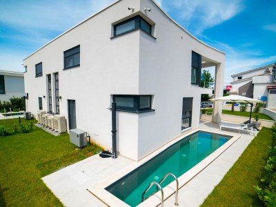 Villa Sarah with heated pool - Outdoor photo 11