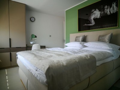 Villa Sarah with heated pool - Features photo 28