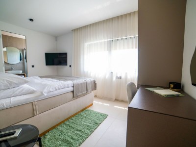 Villa Sarah with heated pool - Features photo 29