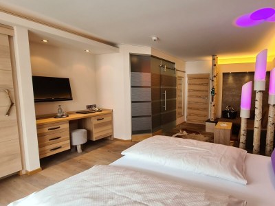 Holiday room "Superior-Alpinchic"   Doppelzimmer - DU/WC - Features photo 42