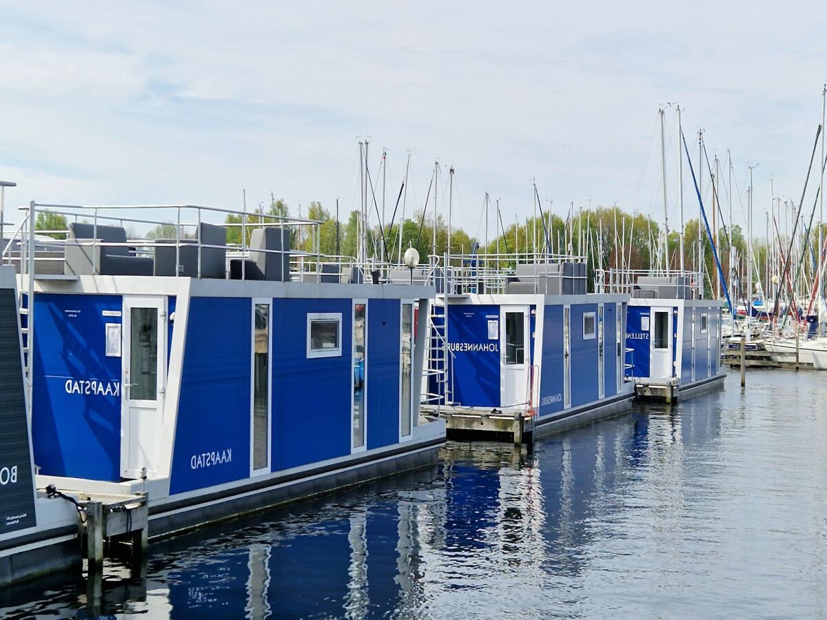 Holiday park Water View Lodge in Naarden - Outdoor photo 3