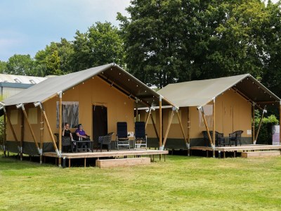 Holiday park Glamping-Zelt in den Niederlanden mit Terrasse - Holiday park