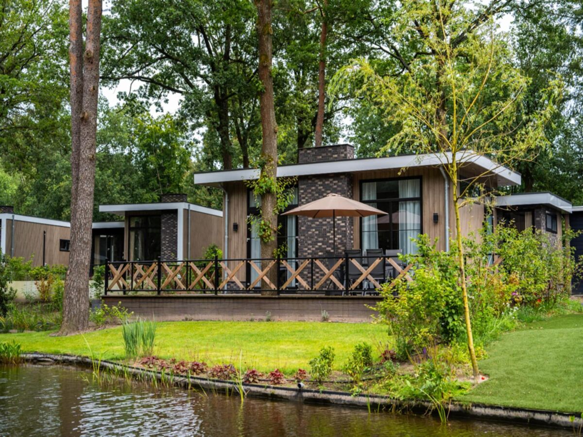 Holiday park Cottage in De Veluwe am Teich für 6 Von Belvilla