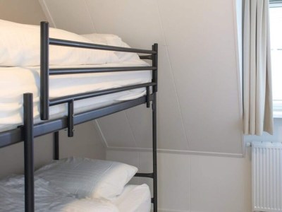 Holiday park Villa in Friesland with Waterfront Jetty - Features photo 10