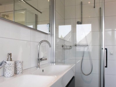 Holiday park Villa in Friesland with Waterfront Jetty - Features photo 12