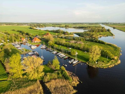 Holiday park Villa in Friesland with Waterfront Jetty - Environment photo 21