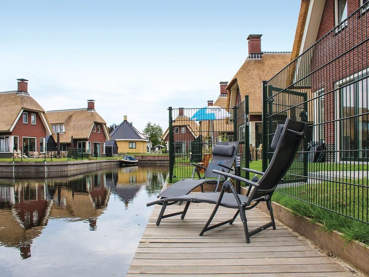 Holiday park Villa in Friesland mit Wassersteg - Outdoor photo 4