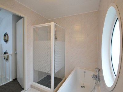 Holiday park Nice holiday home on the water in Friesland - Features photo 14