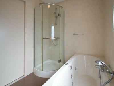 Holiday park Nice holiday home on the water in Friesland - Features photo 18