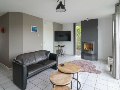 Holiday park Nice holiday home on the water in Friesland - Features photo 19