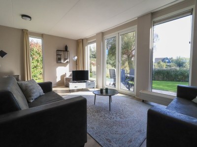 Holiday park Nice holiday home on the water in Friesland - Features photo 25