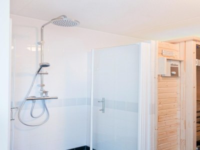 Holiday house Luxusvilla am Naturschutzgebiet De Alde Feanen - Features photo 10