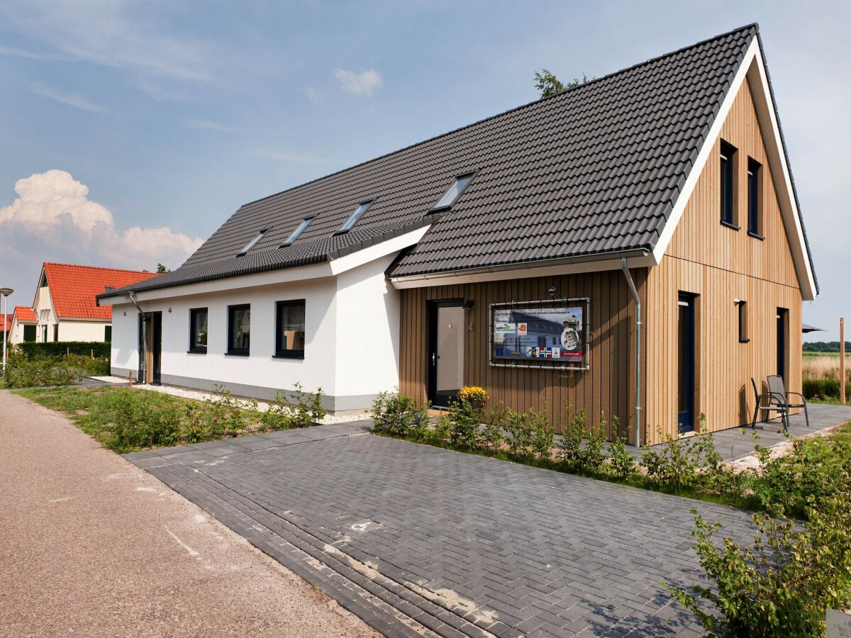 Holiday house Luxuriöses Gruppenhaus mit Sauna und Whirlwanne