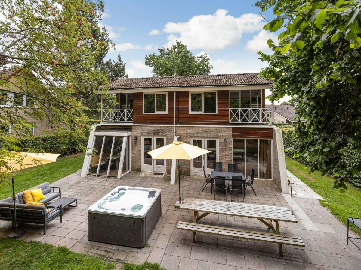 Holiday house Haus in Vlagtwedde mit Spa für 20 Von Belvilla