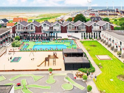 Holiday park 4 person holiday home in Glesborg - Holiday park