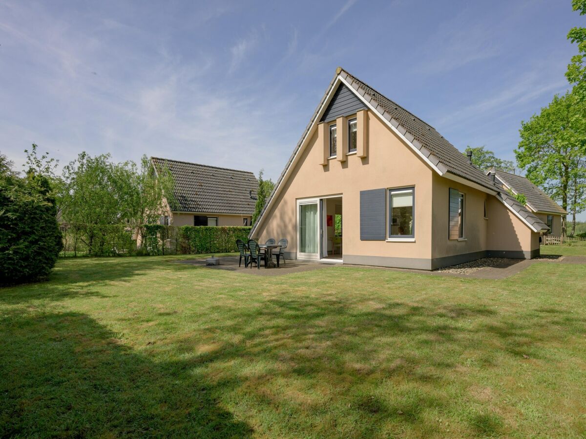 Holiday house Bungalow in Sondel near Slotermeer Lake