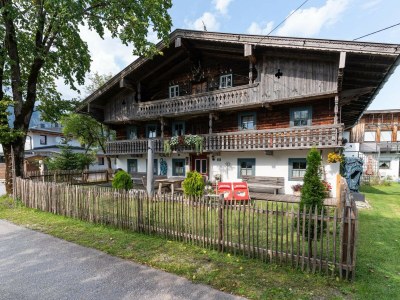 Holiday house Historisches Bauernhaus: 200 Jahre Alt trifft Neu - Outdoor photo 4