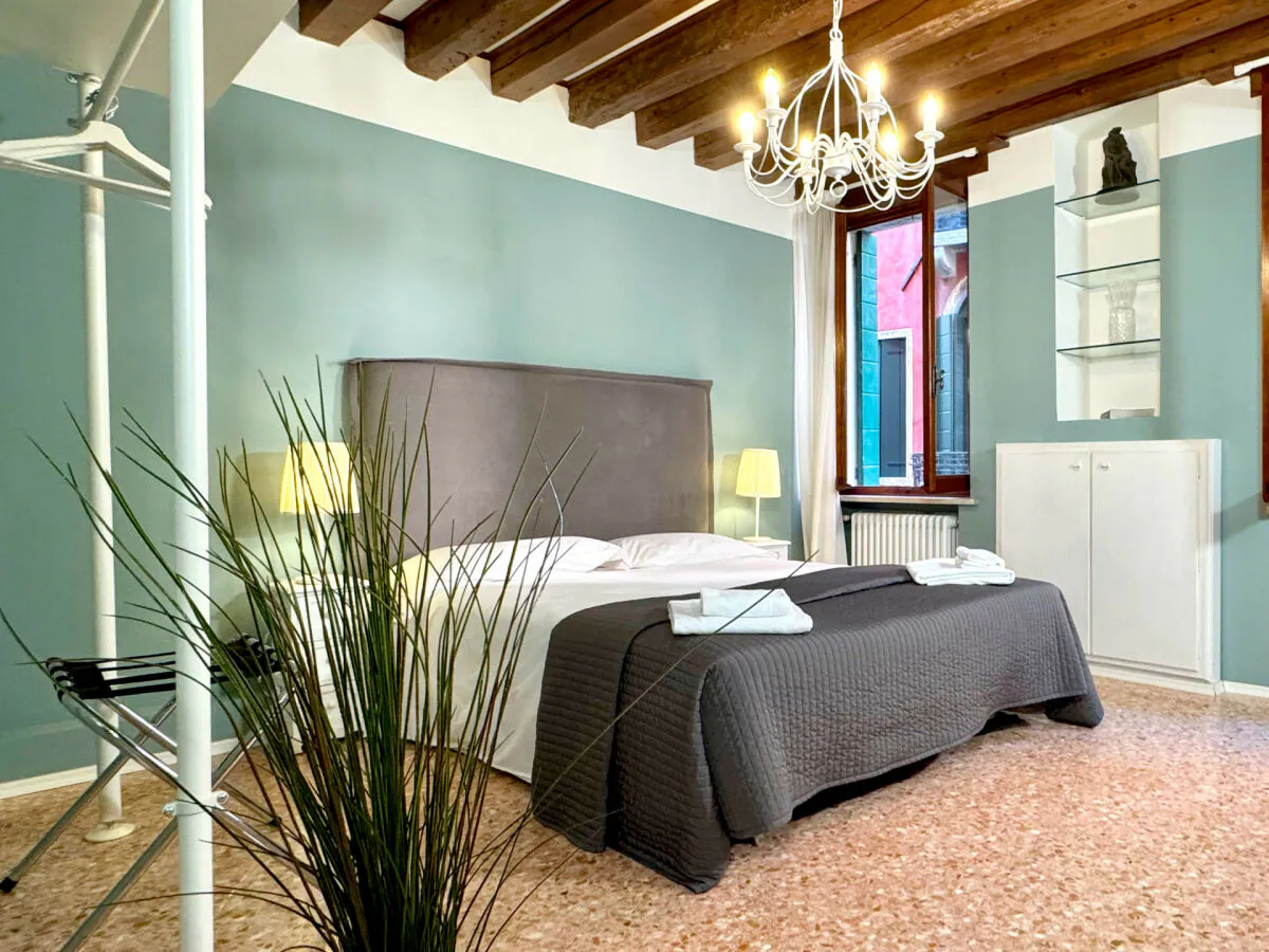 Apartment San Marco Canal View (200m from St. Mark´s Square)