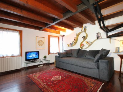 Apartment Frari Prestige Canal View (Historical Center) - Features photo 3