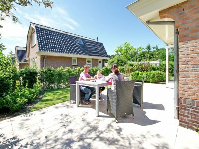 Holiday park Holiday Home in Noordwijk with Sunny Garden - Outdoor photo 7