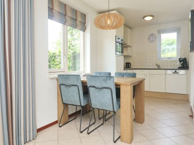 Holiday park Holiday Home in Noordwijk with Sunny Garden - Features photo 18