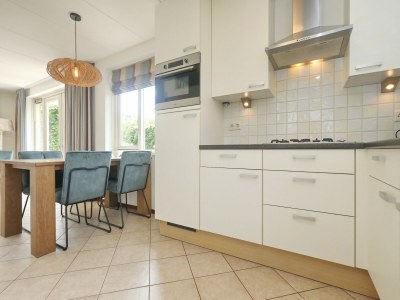 Holiday park Holiday Home in Noordwijk with Sunny Garden - Features photo 19