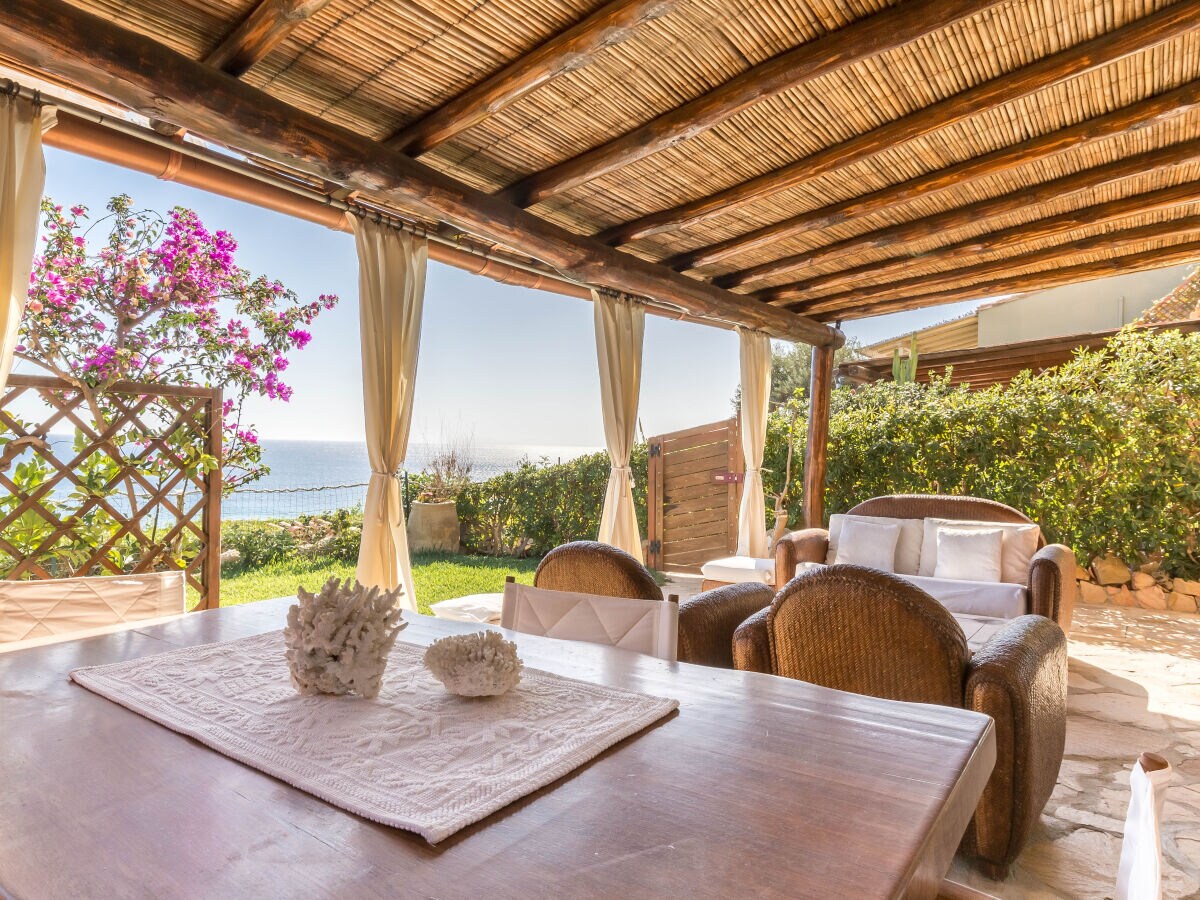 Holiday house LUNA BAY HOME RETREAT - Your oasis of relaxation in Porto Luna, 2 km from the center of Villasimius - Outdoor photo 2