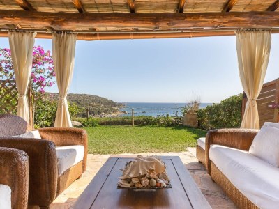 Holiday house LUNA BAY HOME RETREAT - Your oasis of relaxation in Porto Luna, 2 km from the center of Villasimius - Outdoor photo 3