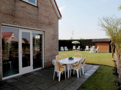 Holiday house Bungalow in Breskens near Beach and Lighthouse - Outdoor photo 6