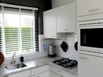 Holiday house Bungalow in Breskens near Beach and Lighthouse - Features photo 16