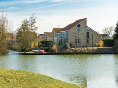 Holiday house Bungalow in Zeeland with Stunning Waterside Views in Breskens - Holiday house
