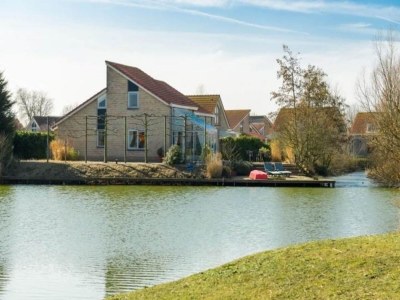 Holiday house Bungalow in Zeeland with Stunning Waterside Views - Outdoor photo 30