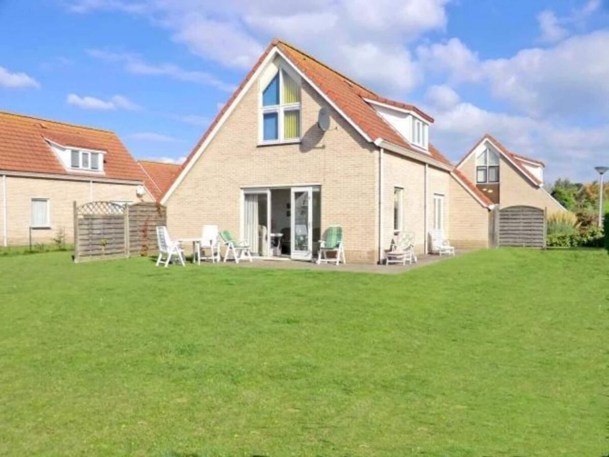 Holiday house Bungalow in Breskens near the Beach - Outdoor photo 2