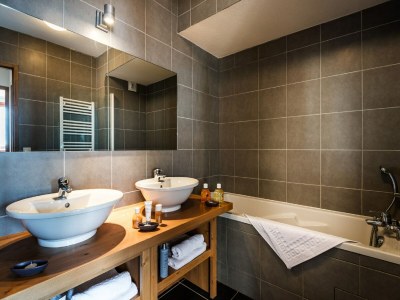 Holiday park Alpine Retreat w/ Balcony - Features photo 15