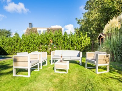 Holiday park Holiday Home on Texel with Spacious Garden - Outdoor photo 6