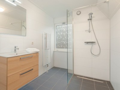 Holiday park Woodland Retreat near Breda - Features photo 12