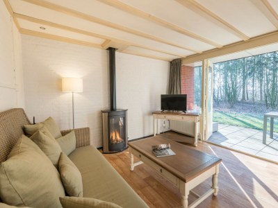 Holiday park Bungalow in Netherlands with Bubble Bath - Features photo 2