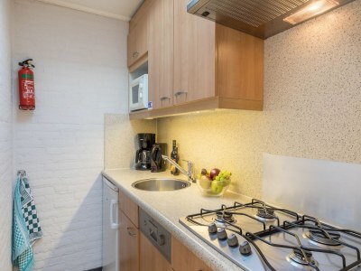 Holiday park Bungalow in Netherlands with Bubble Bath - Features photo 3