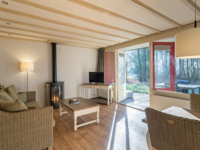 Holiday park Bungalow in Netherlands with Bubble Bath - Features photo 4