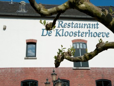 Holiday park Bungalow in Netherlands with Bubble Bath - Outdoor photo 33